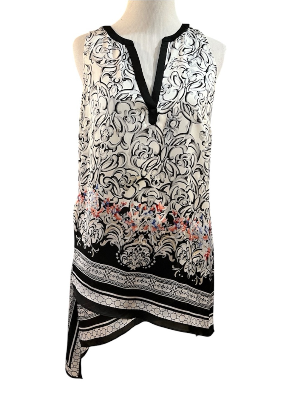 WHITE HOUSE BLACK MARKET SLEEVELESS FLORAL TUNIC BLOUSE WHITE BLK RED SIZE 4